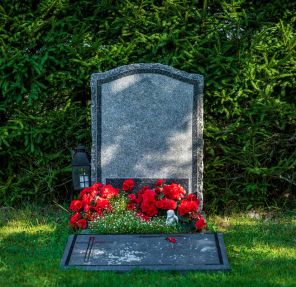 How to Decide Between a Flat Marker and an Upright Monument